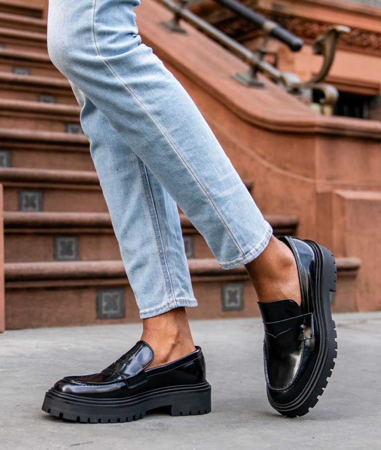 WOMEN'S SHOES